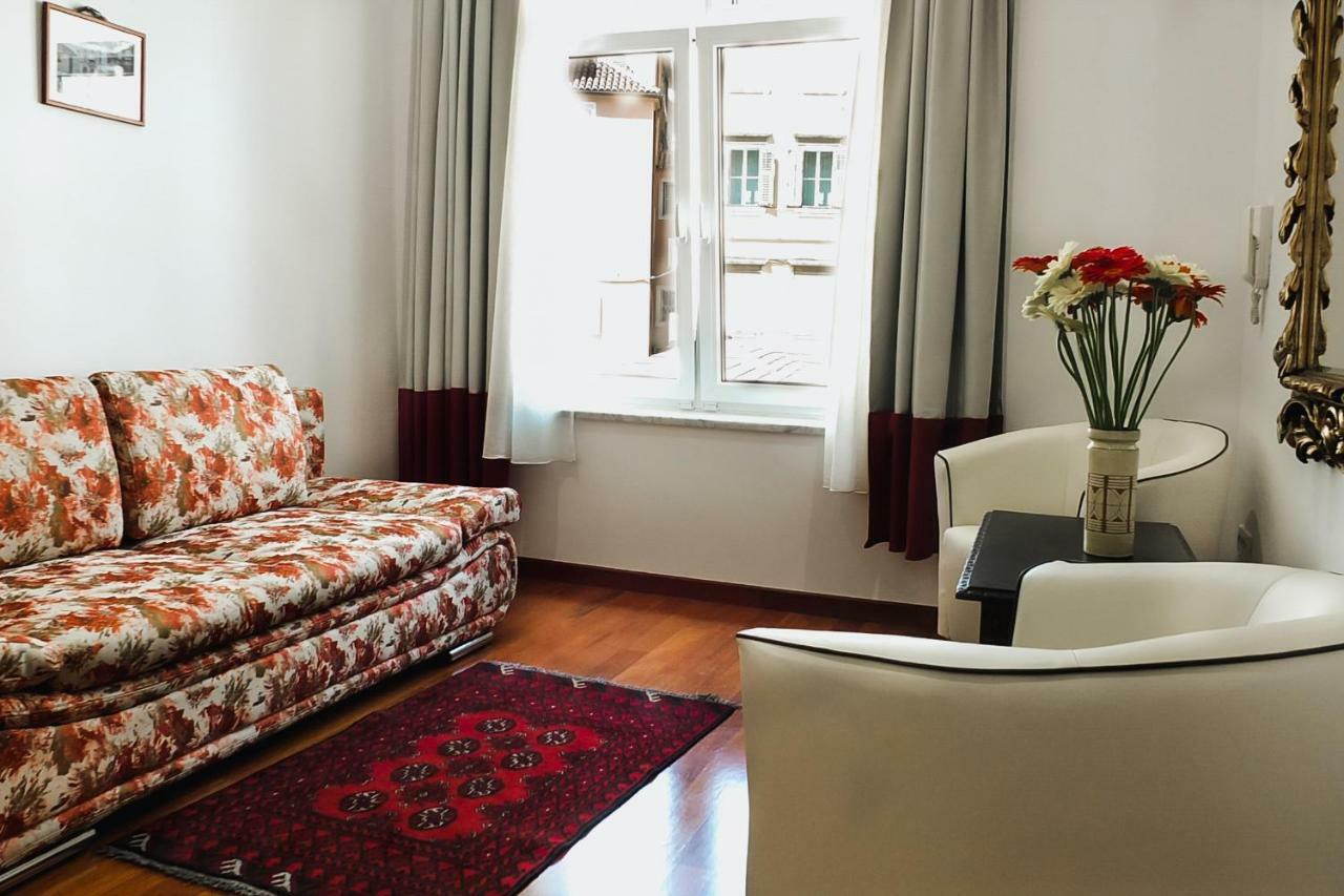 Old Square Studio Apartment Split Exterior photo